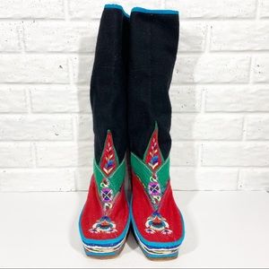 Colorful Embroidered Women's Moccasin Boots - Black, Red & Green